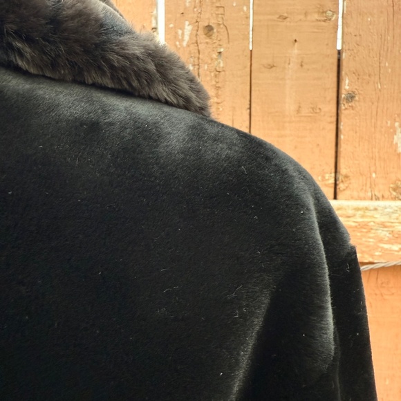 Stunning Luxe Vintage Black Faux Fur Swing Coat - Picture 9 of 16